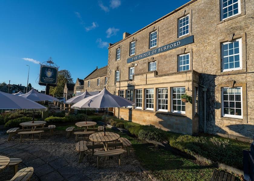 England Burford BBQ/picnic area