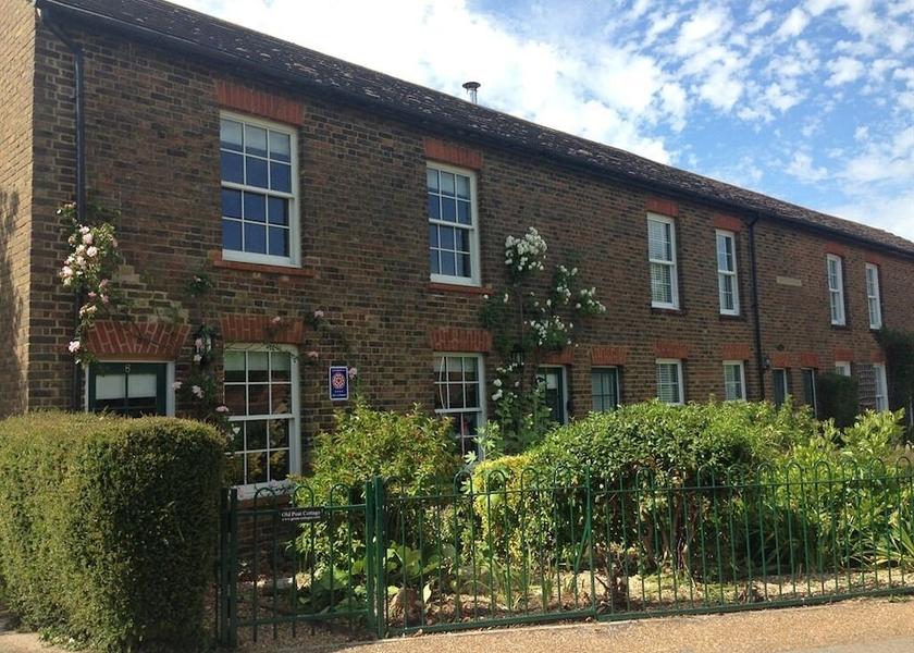 England Sittingbourne Exterior Detail