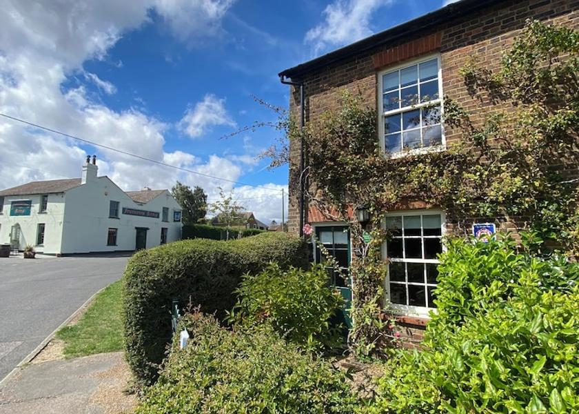 England Sittingbourne Exterior Detail