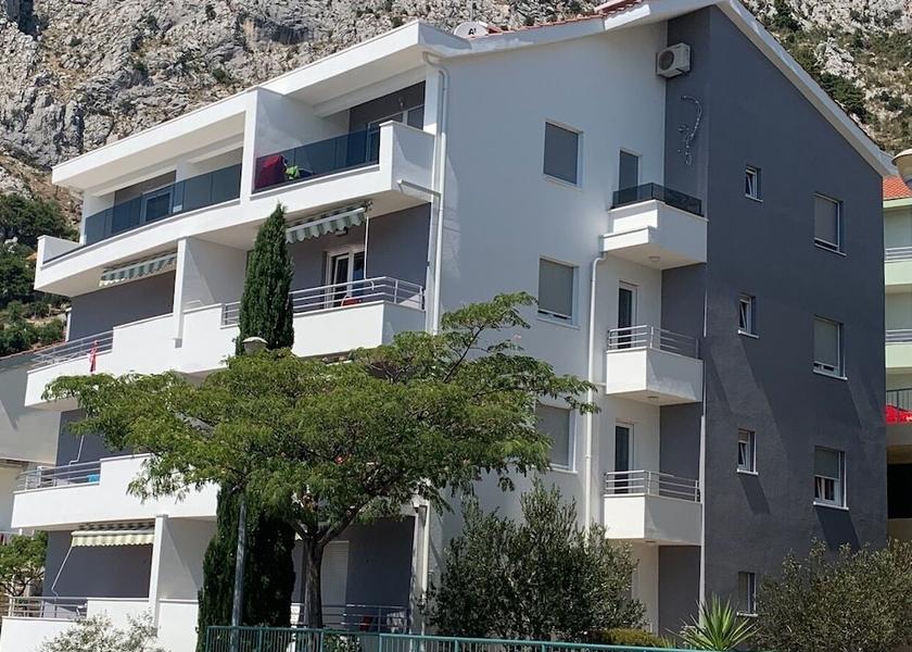Split-Dalmatia Omis Exterior Detail