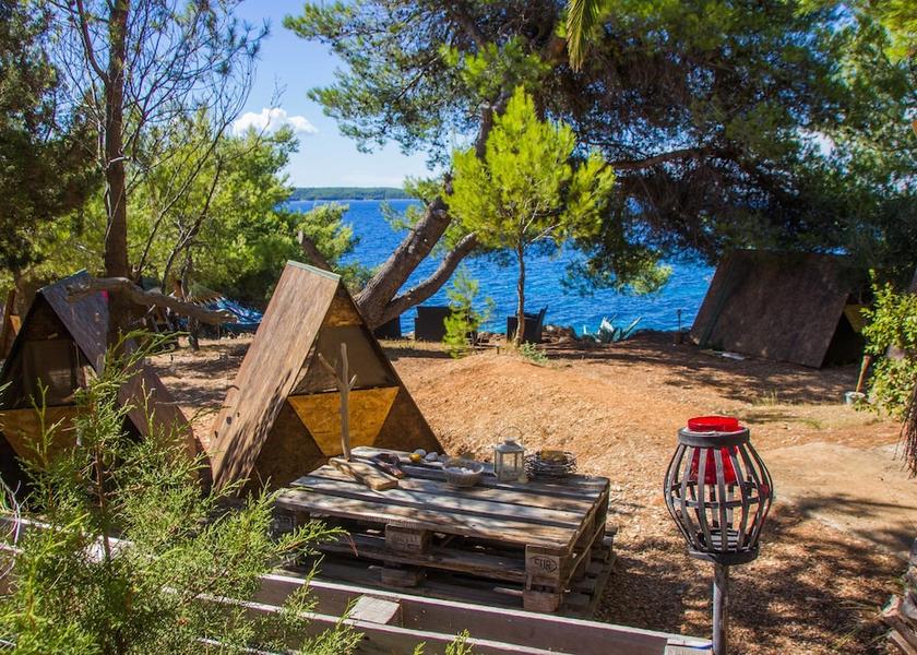 Split-Dalmatia Jelsa Property Grounds