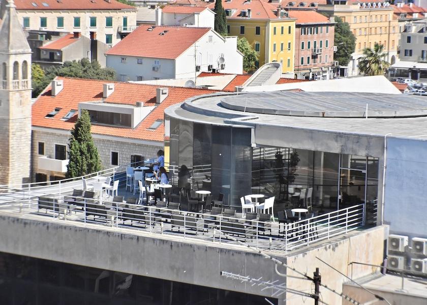 Split-Dalmatia Split Bar (on property)