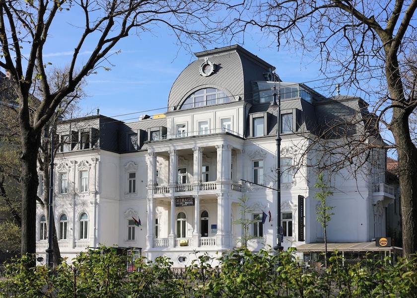  Budapest Front of property