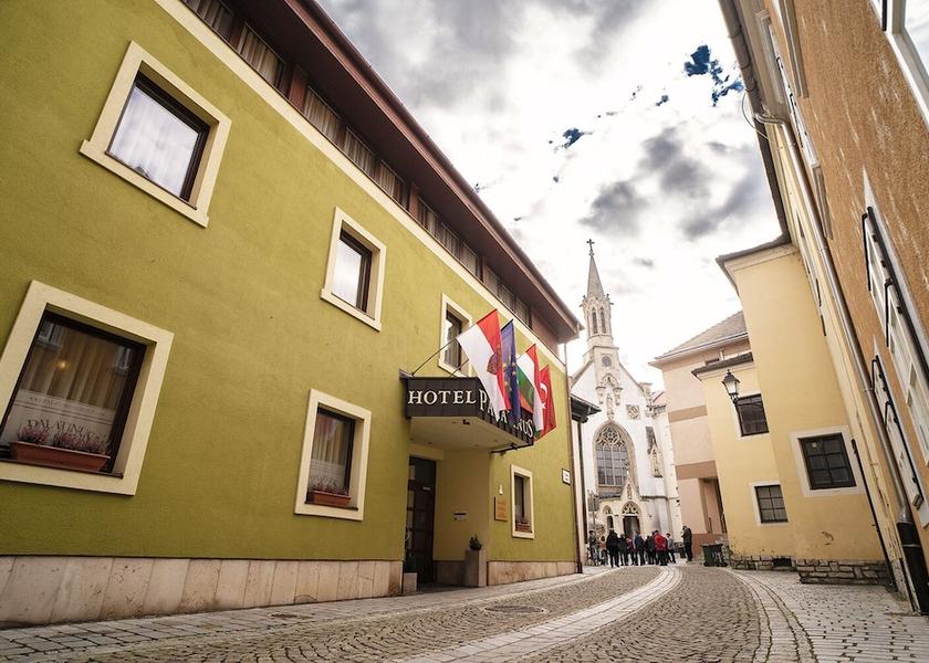  Sopron Facade