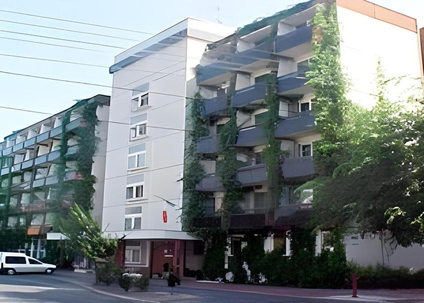  Szeged exterior view