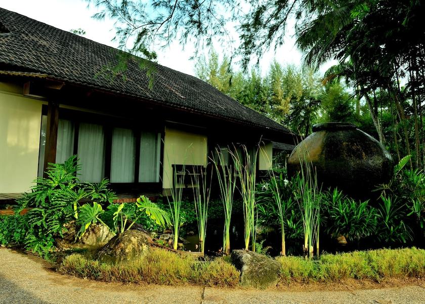 Outdoor banquet area