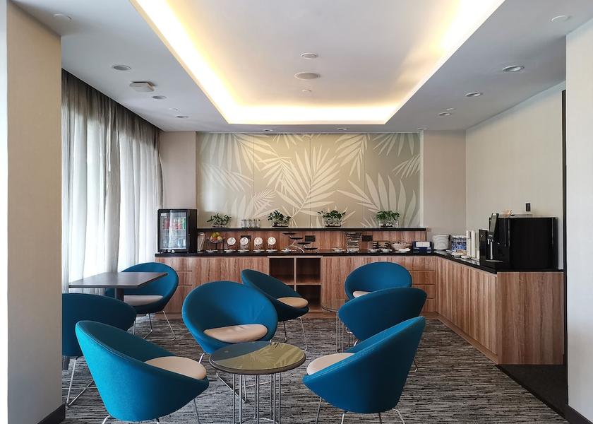 Executive Lounge
