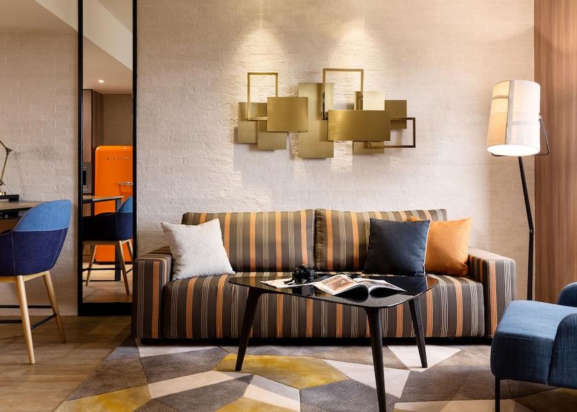  Singapore Room