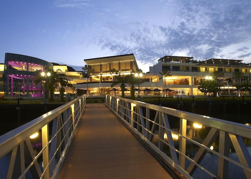  Singapore Exterior Detail
