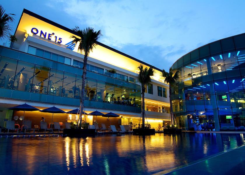  Singapore Hotel Exterior
