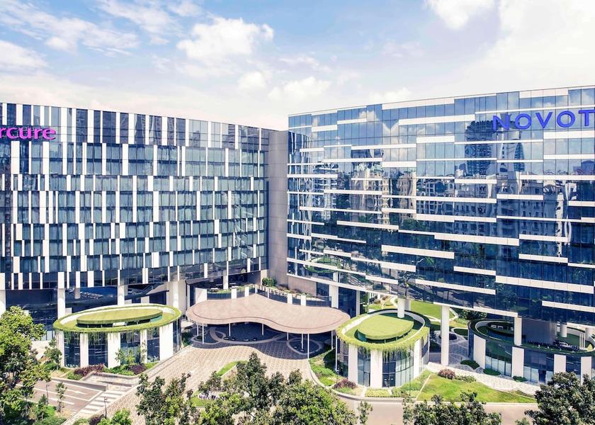  Singapore Exterior Detail