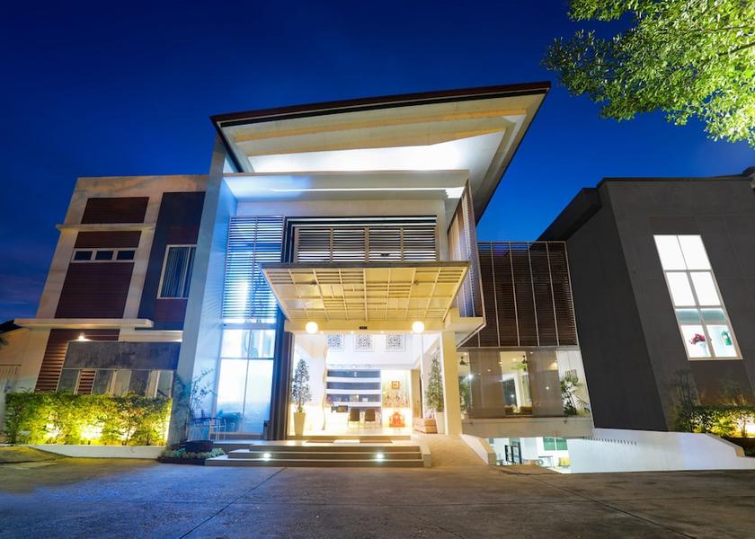 Phuket Province Ratsada Front of property - evening/night