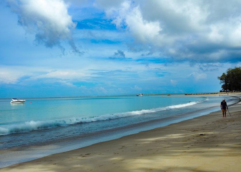 Phuket Sa Khu Beach