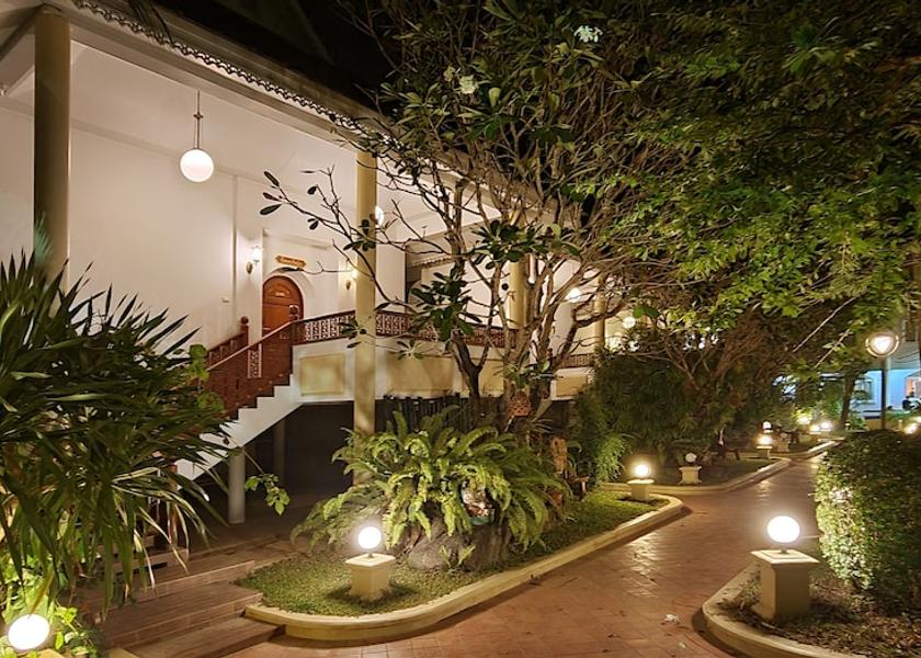 Ratchaburi Province Suan Phueng Exterior