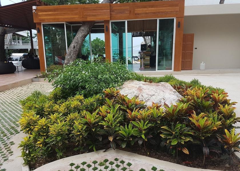 Chonburi Province Koh Lan Property grounds