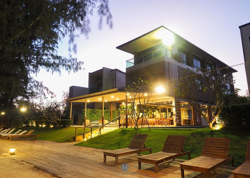 Prachuap Khiri Khan Thap Sakae Facade