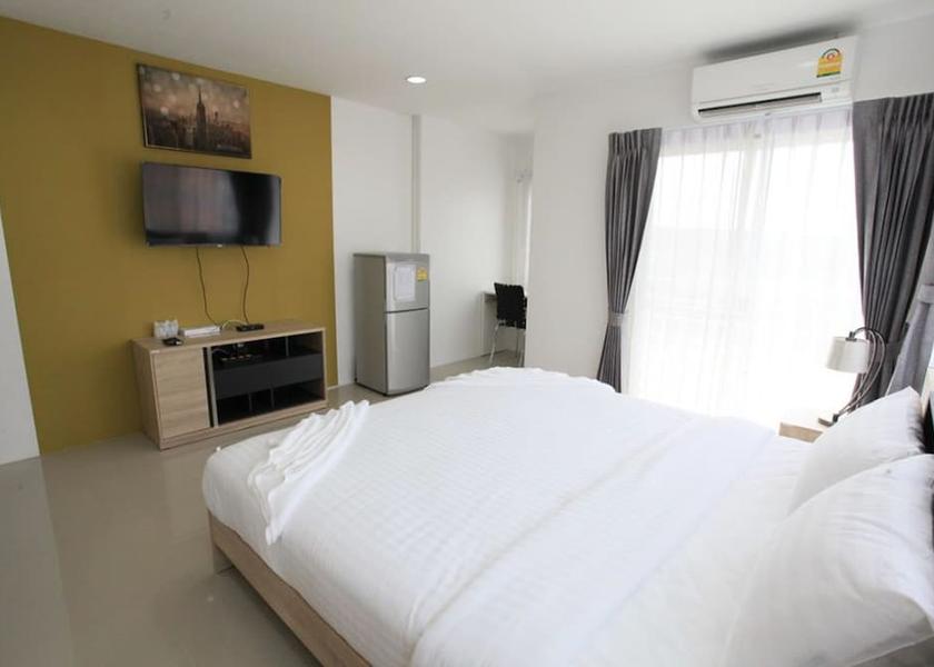 Phuket Province Si Sunthon Room