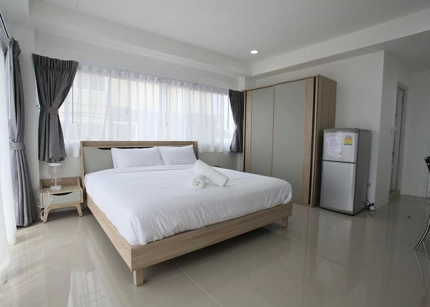 Phuket Province Si Sunthon Room