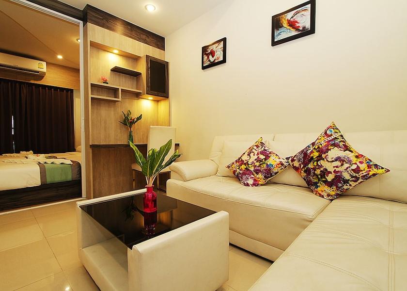  Pluak Daeng Living area