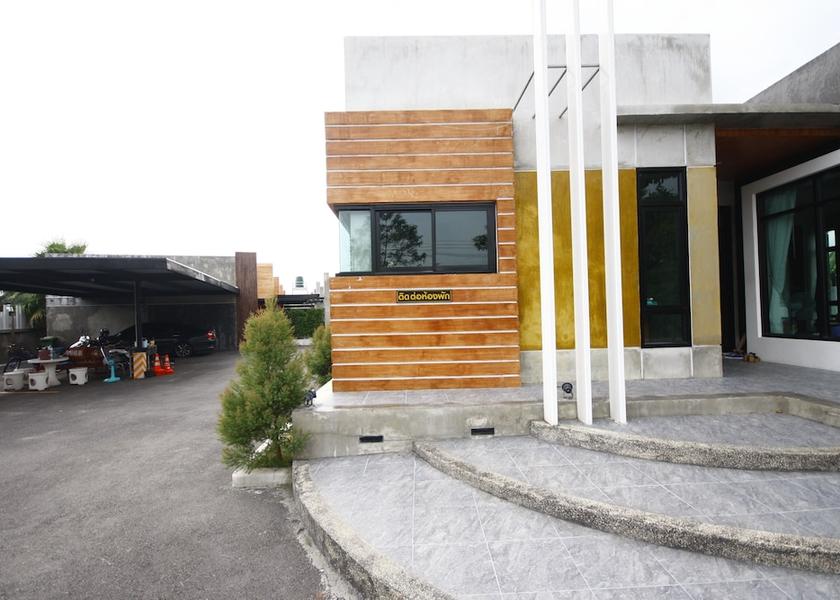 Chachoengsao Chachoengsao Exterior Detail