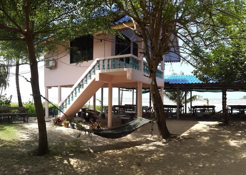 Chanthaburi Laem Sing Children's Play Area