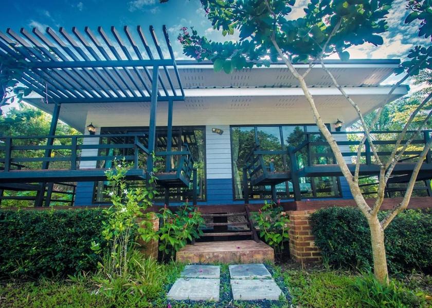 Surat Thani Ban Ta Khun Terrace