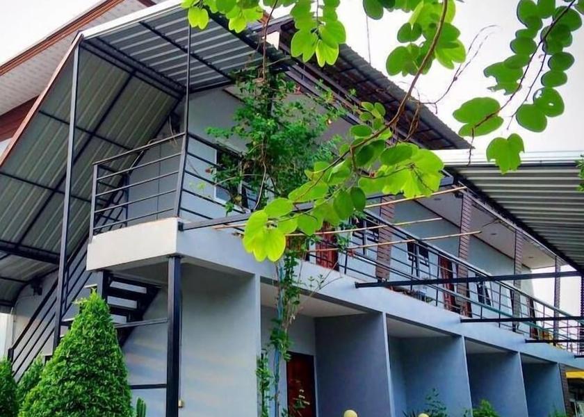 Surin Surin Exterior Detail