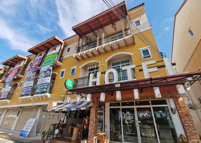 Surat Thani Phunphin Facade
