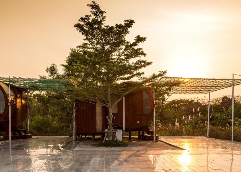 Chonburi pluak daeng Property Grounds