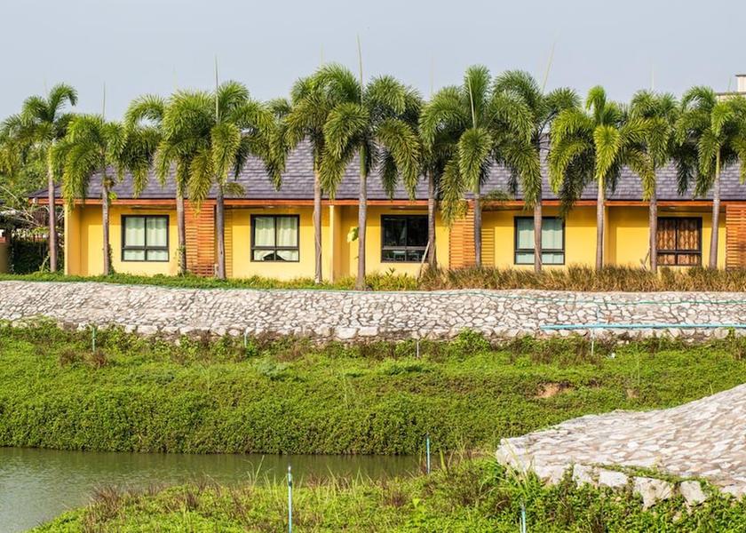  Pluak Daeng Exterior