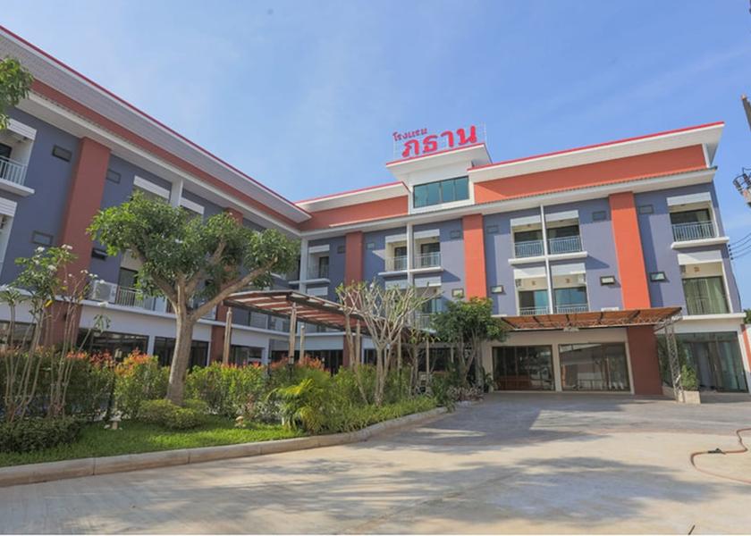 Surat Thani Tha Chang Facade