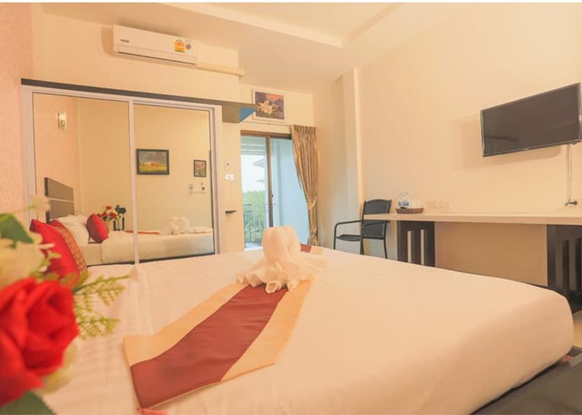 Surat Thani Tha Chang Room