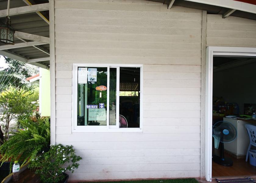Surin Surin Exterior Detail