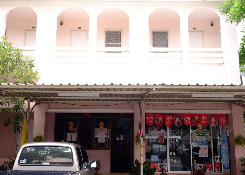 Chonburi pluak daeng Reception