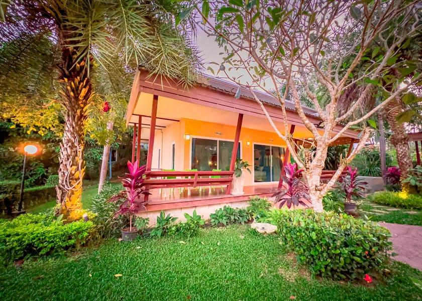 Phetchaburi Kaeng Krachan Facade