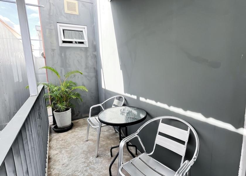 Surin Surin Terrace