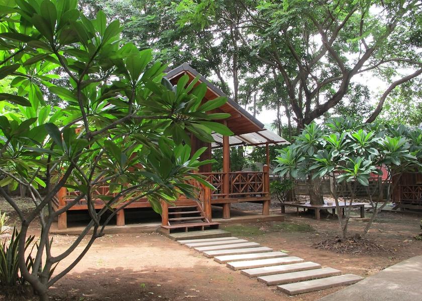 Chonburi Province Ko Sichang Property grounds