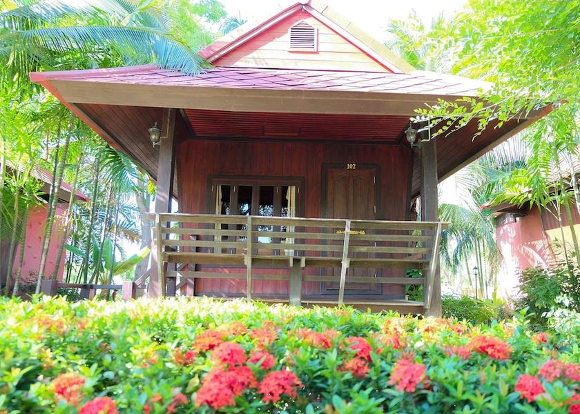 Prachuap Khiri Khan Tha Yang Facade