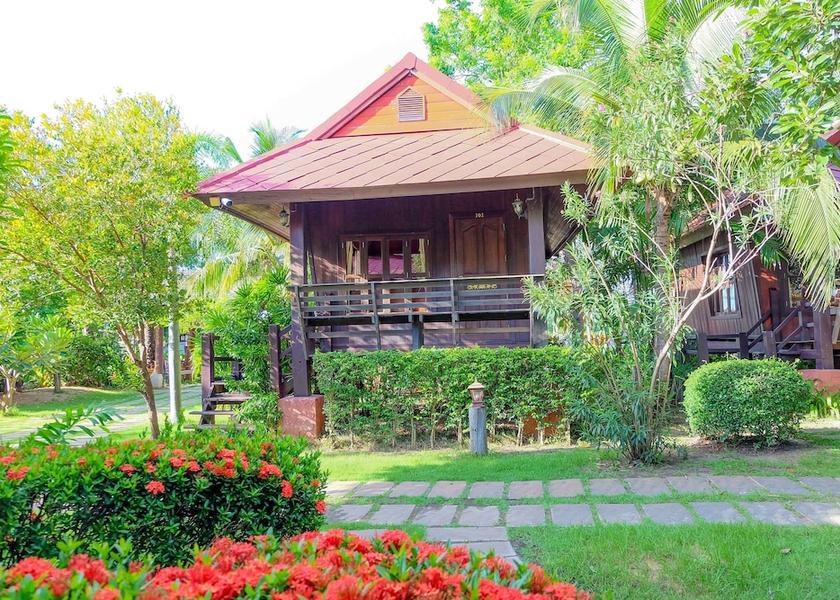 Prachuap Khiri Khan Tha Yang Garden