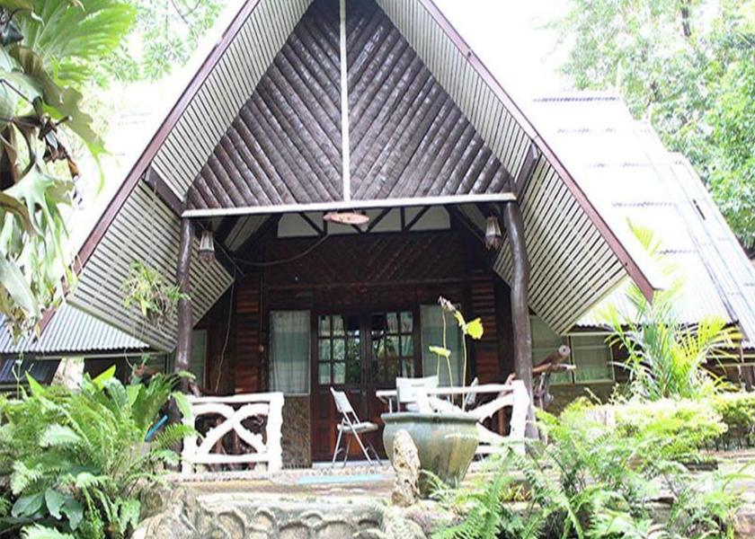 Ratchaburi Suan Phueng Exterior Detail