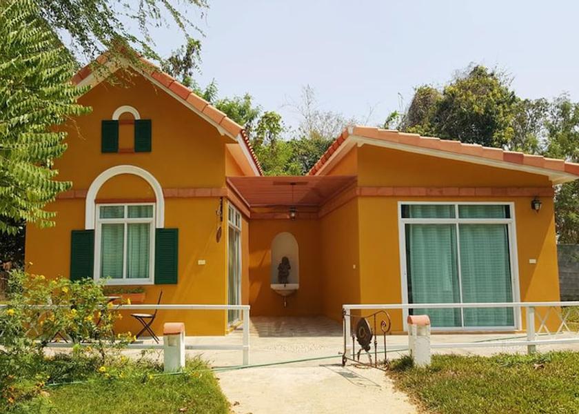 Ratchaburi Province Suan Phueng Terrace/patio