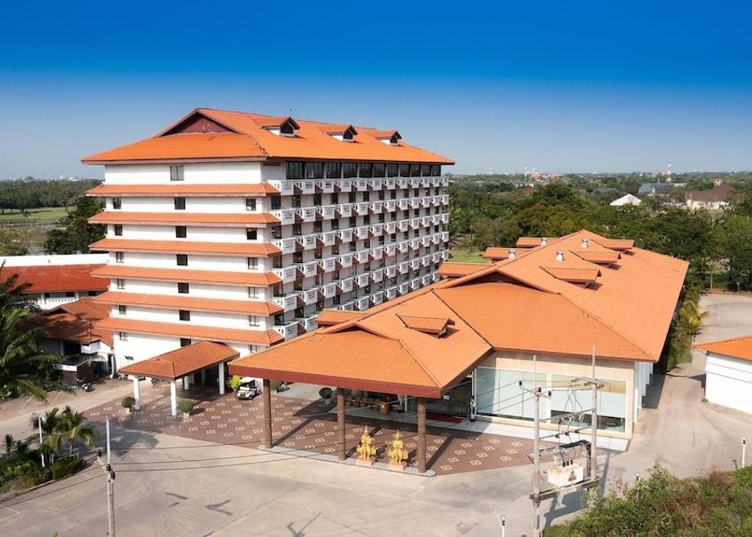 Pathum Thani Khlong Luang Facade