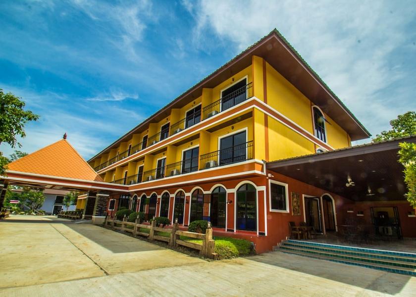 Uttaradit uttaradit Facade