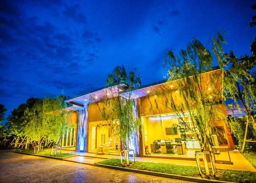 Chonburi pluak daeng Primary image