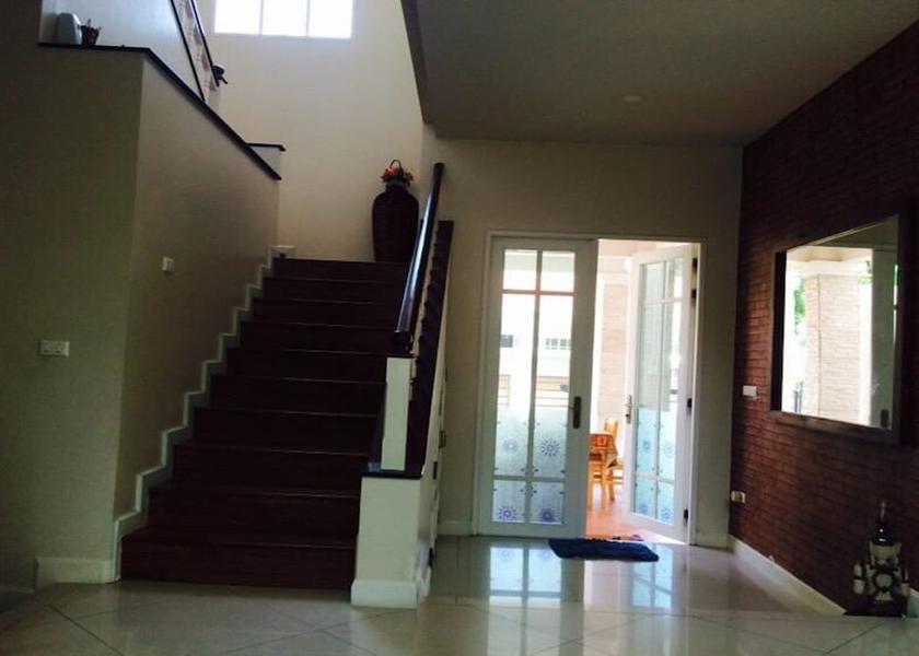 Bangkok Lam Luk Ka Staircase