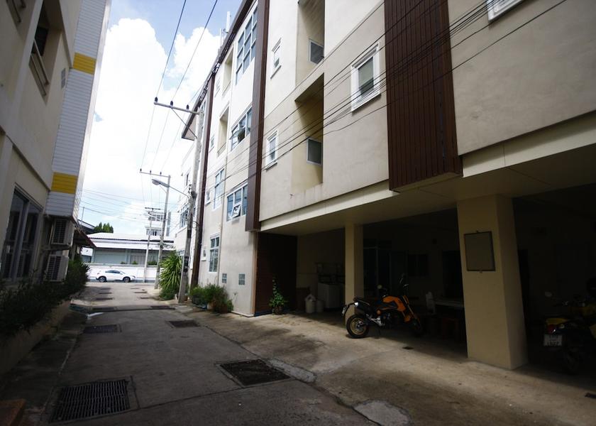 Surin Surin Exterior Detail