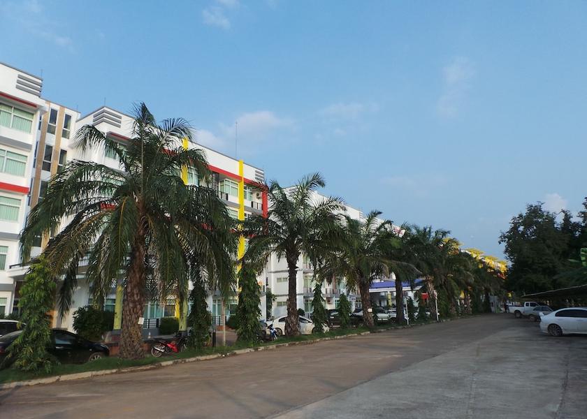 Prachin Buri Province Si Maha Phot Parking