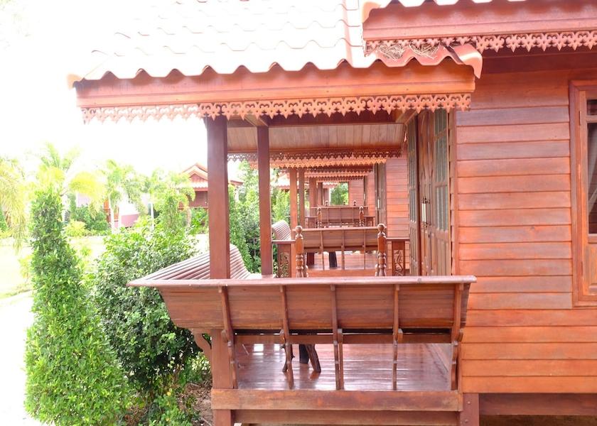 Chonburi pluak daeng Exterior Detail