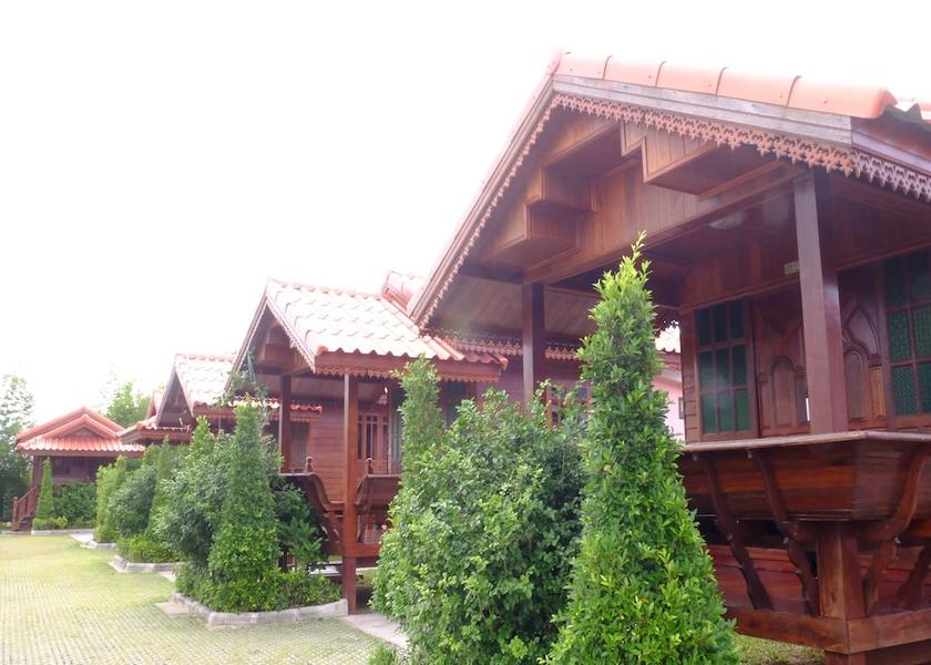 Chonburi pluak daeng Exterior Detail