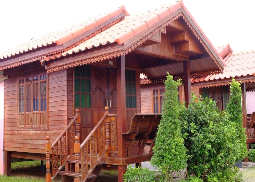  Pluak Daeng Room